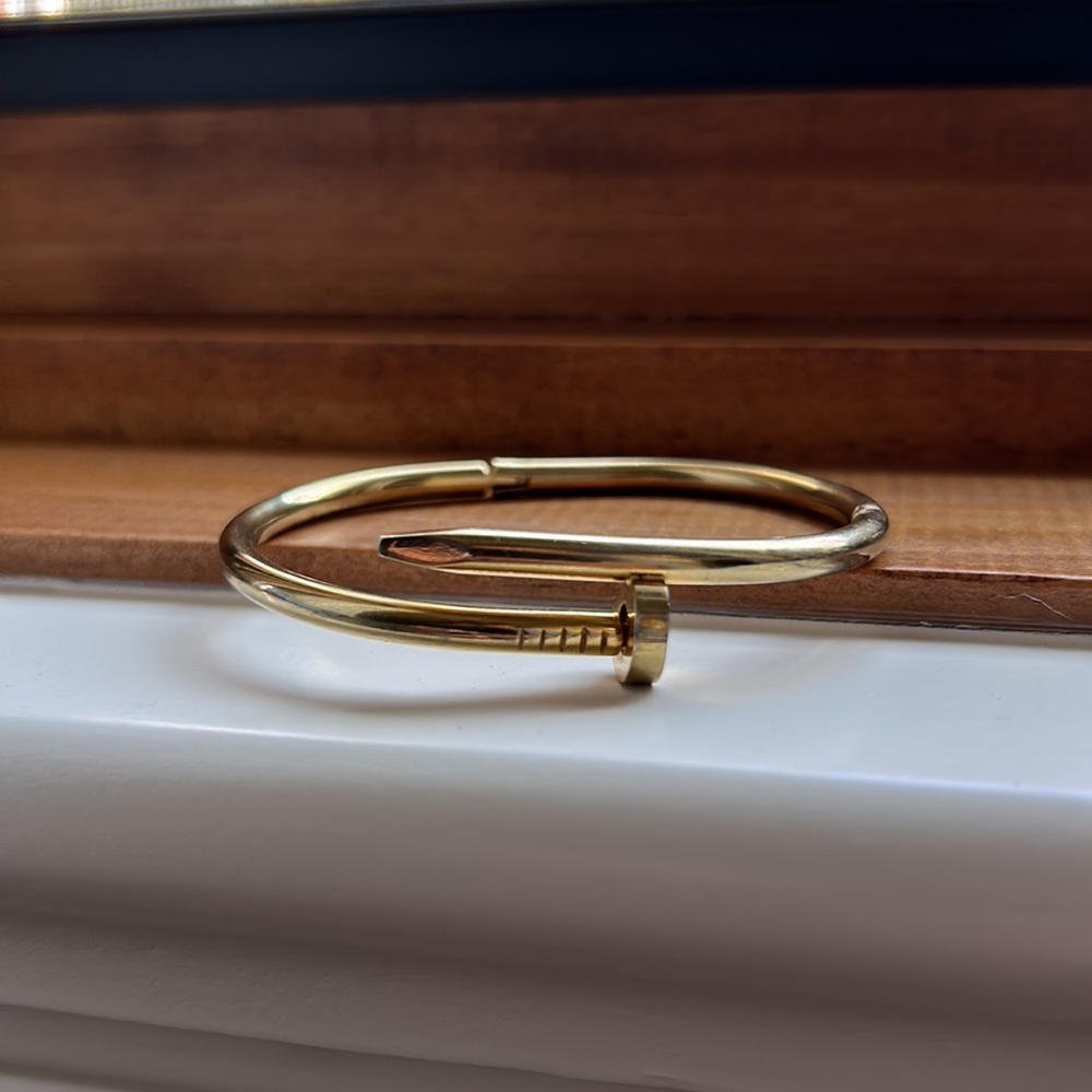 NAIL BRACELET
